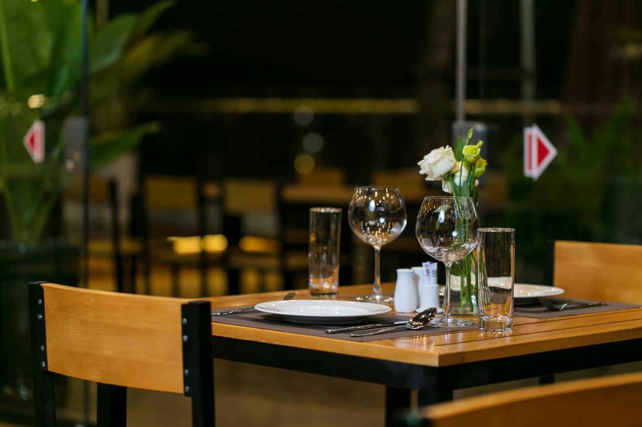 Halais Hotel Hanoi Bagian luar foto